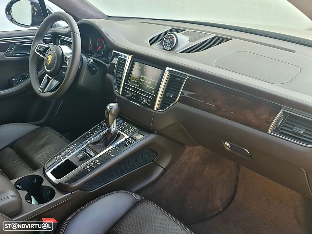 Porsche Macan Turbo - 9