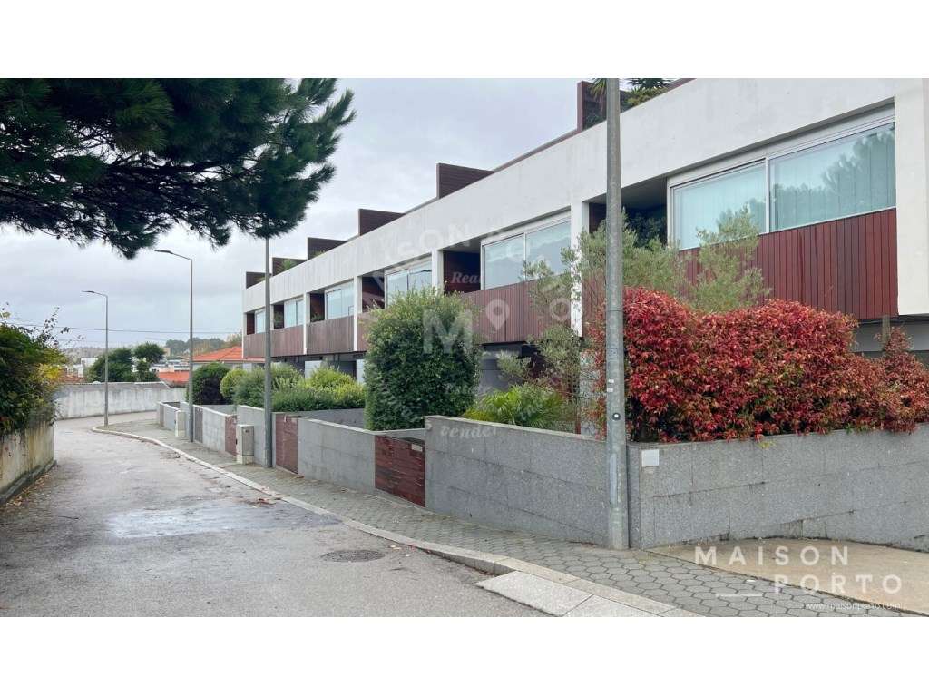 Moradia V4 com Varanda Vista Mar e Garagem inserida em Condomínio c... - Grande imagem: 4/48