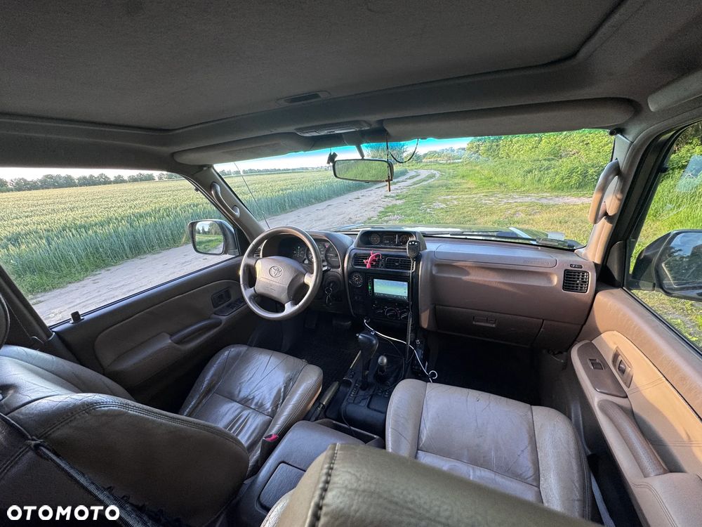 Toyota Land Cruiser - 24