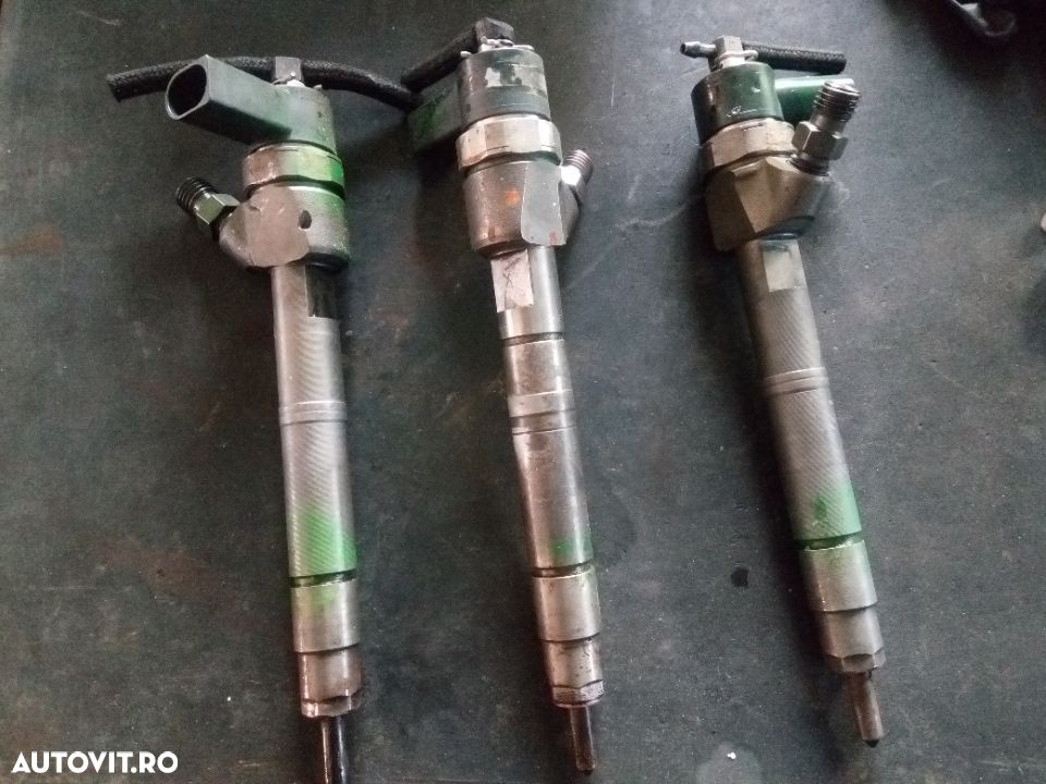 Injectoare Mercedes 2.2 cdi 0445110072 A5110700987 - 1