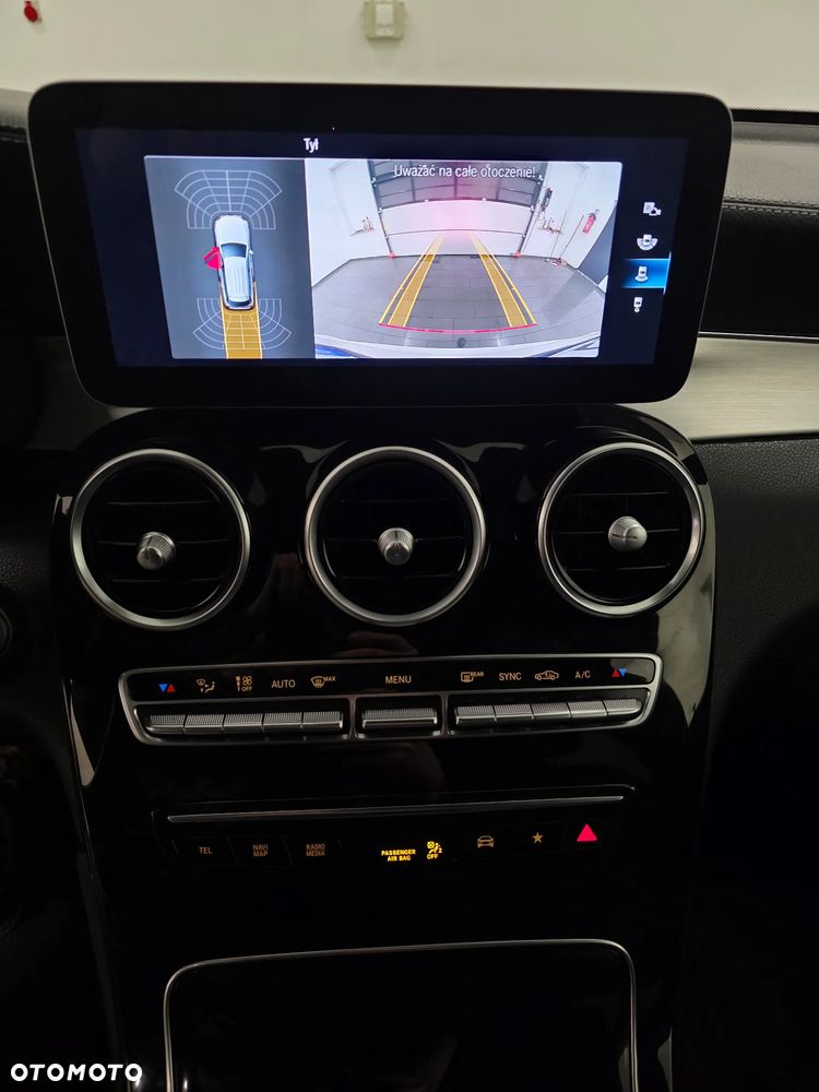 Mercedes-Benz GLC 220 d 4Matic 9G-TRONIC AMG Line Plus - 9