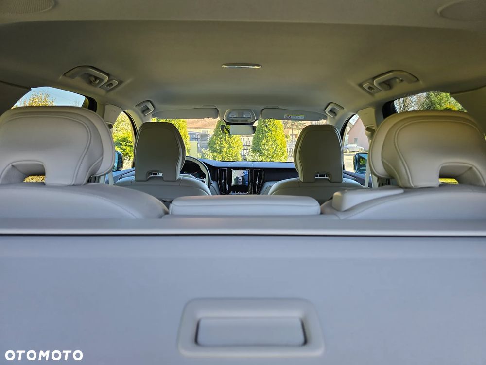 Volvo XC 60 B4 D AWD Plus Bright - 14