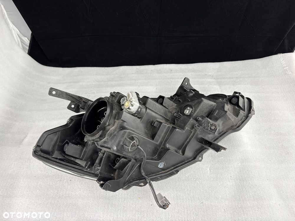 Reflektor Przód strona lewa Suzuki SX4 S-Cross 10017735 XENON LED - 7