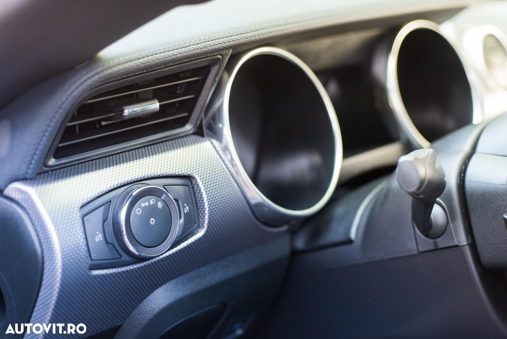 Ford Mustang 2.3 EcoBoost Aut. - 2