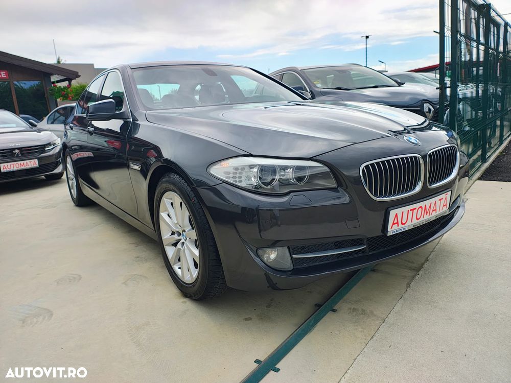 BMW Seria 5 520d Aut. Luxury Line - 11