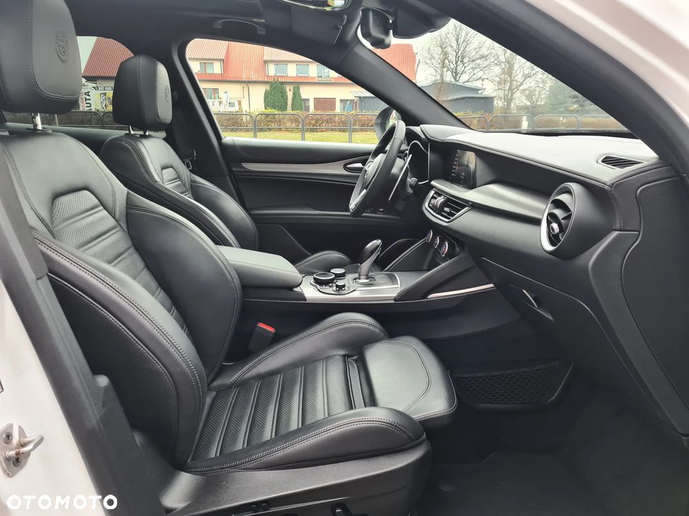 Alfa Romeo Stelvio 2.0 Turbo Executive Q4 - 28