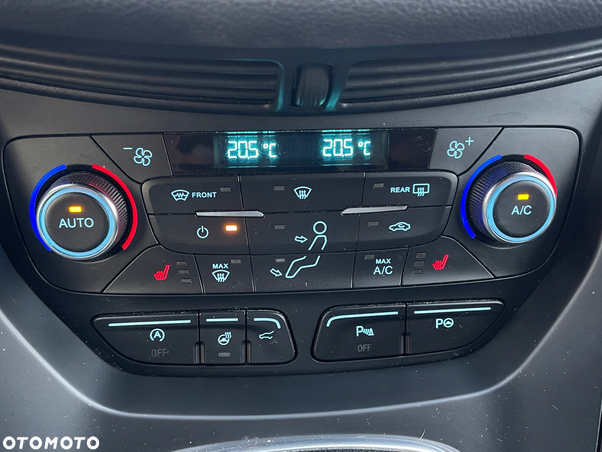 Ford Kuga 1.5 EcoBoost 2x4 ST-Line - 25