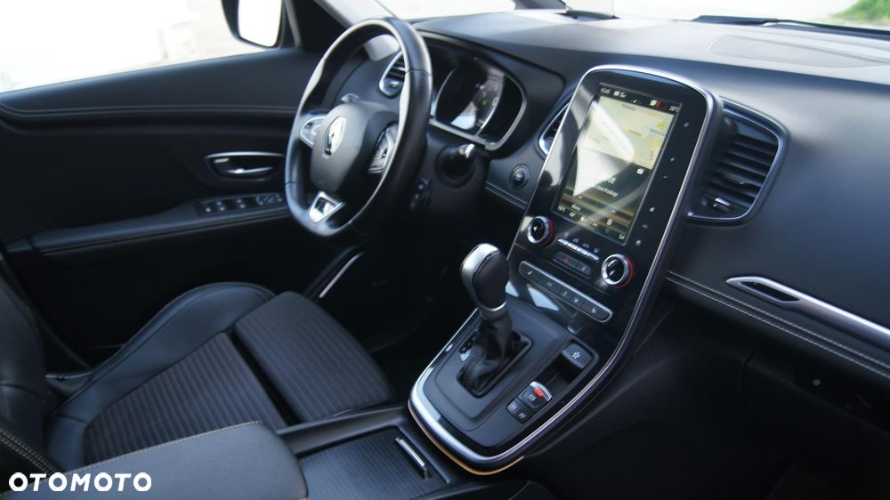 Renault Grand Scenic - 19