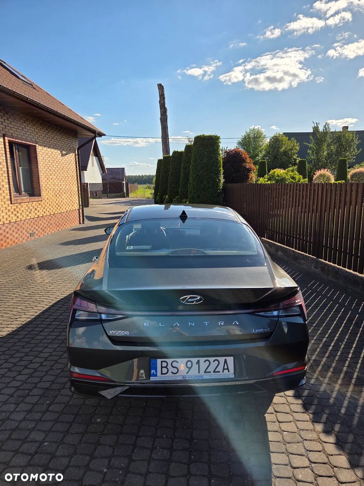 Hyundai Elantra 1.6 Executive - 5