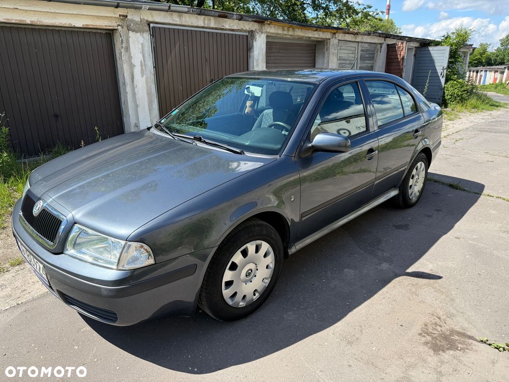 Skoda Octavia 1.6 Tour - 1