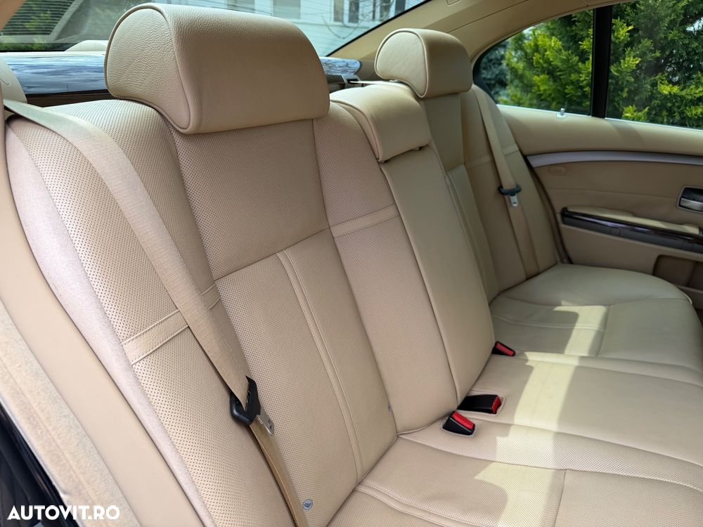 BMW Seria 7 730d A - 26