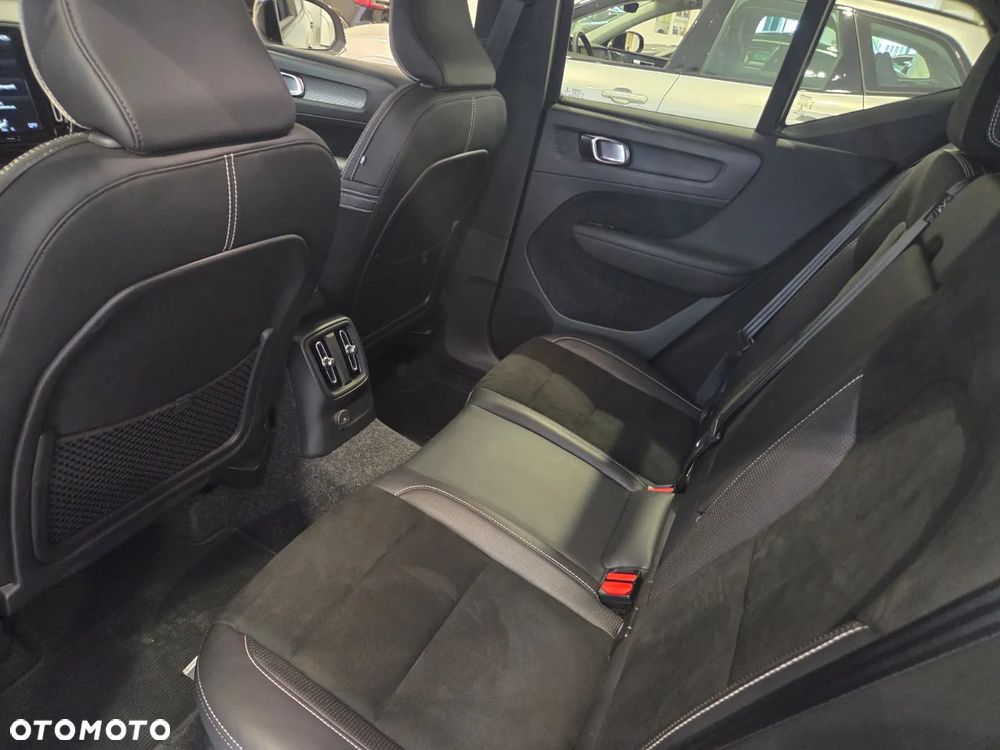 Volvo XC 40 T5 AWD R-Design - 21