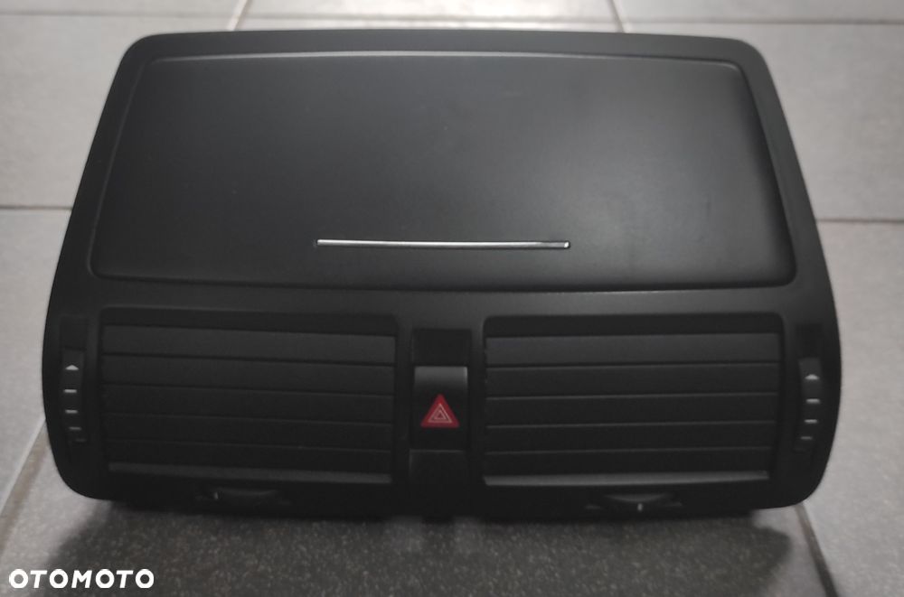 SCHOWEK ŚRODKOWY KRATKI NAWIEWU SKODA OCTAVIA II FL - 1