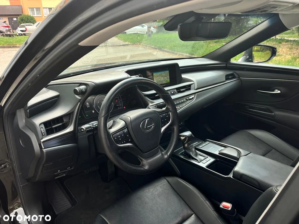 Lexus ES 300h Elegance - 13