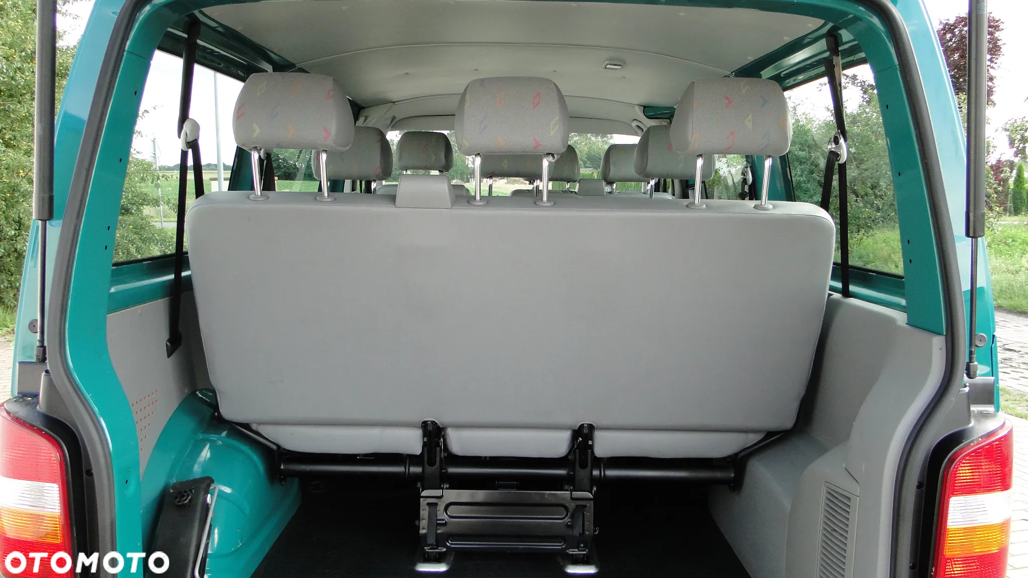 Volkswagen Transporter Shuttle TDI L1 - 12
