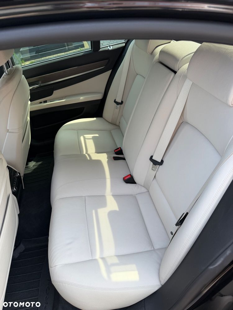 BMW Seria 7 740d xDrive - 5