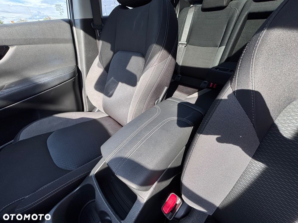Nissan Qashqai 1.3 DIG-T N-Connecta - 26