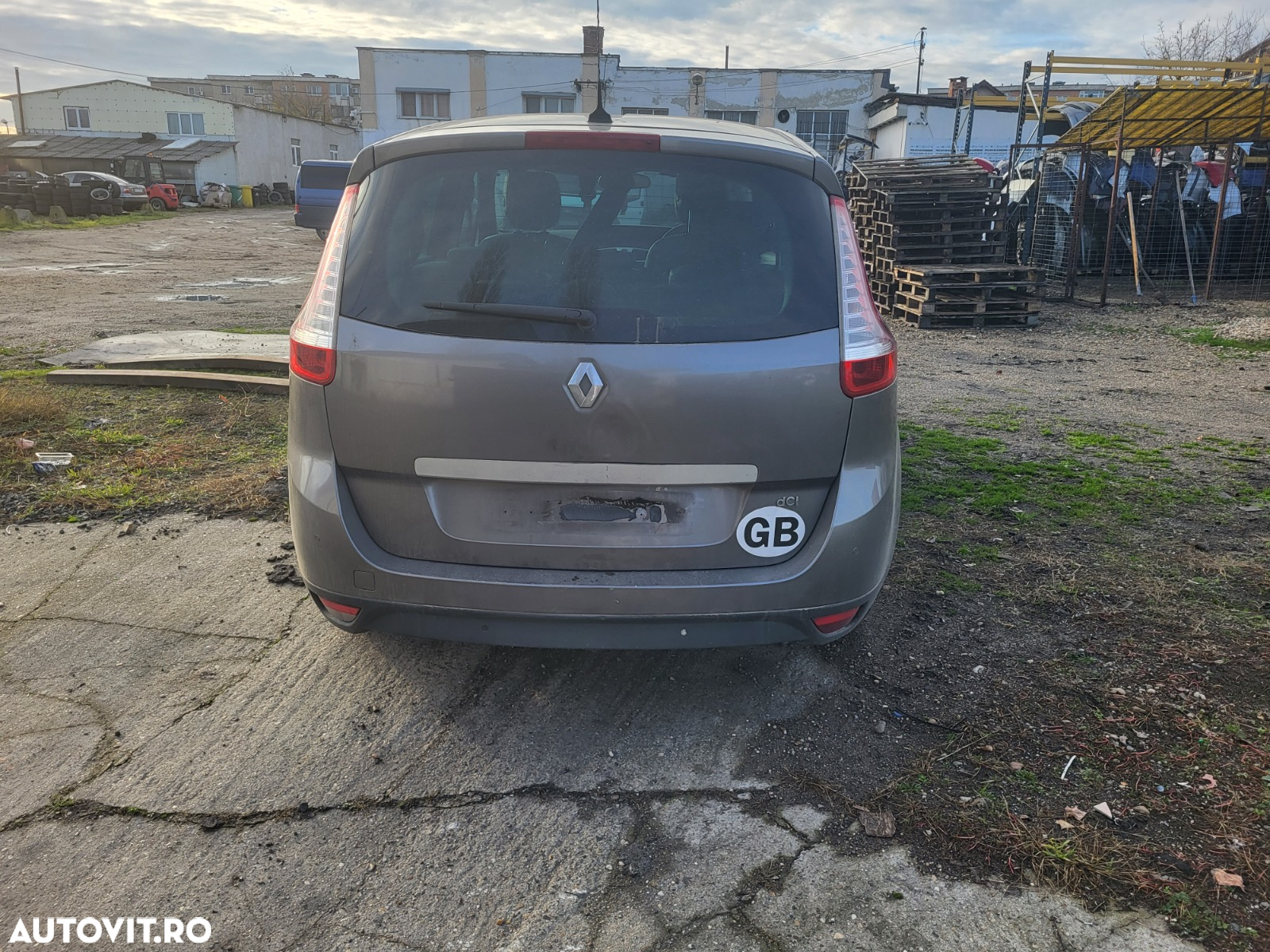 Dezmembrez Renault Grand Scenic 1.5 Dci An 2009-2010-2011-2012 Manual 6+1 Trepte - 5