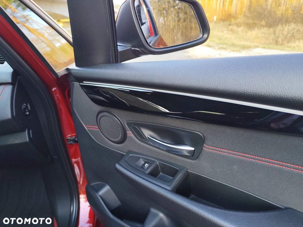BMW Seria 2 218d Sport Line - 25