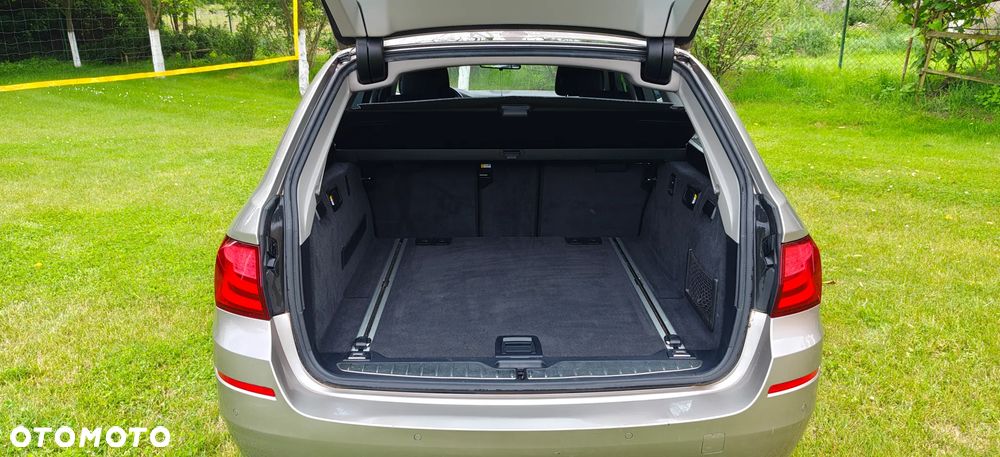 BMW Seria 5 525d - 10