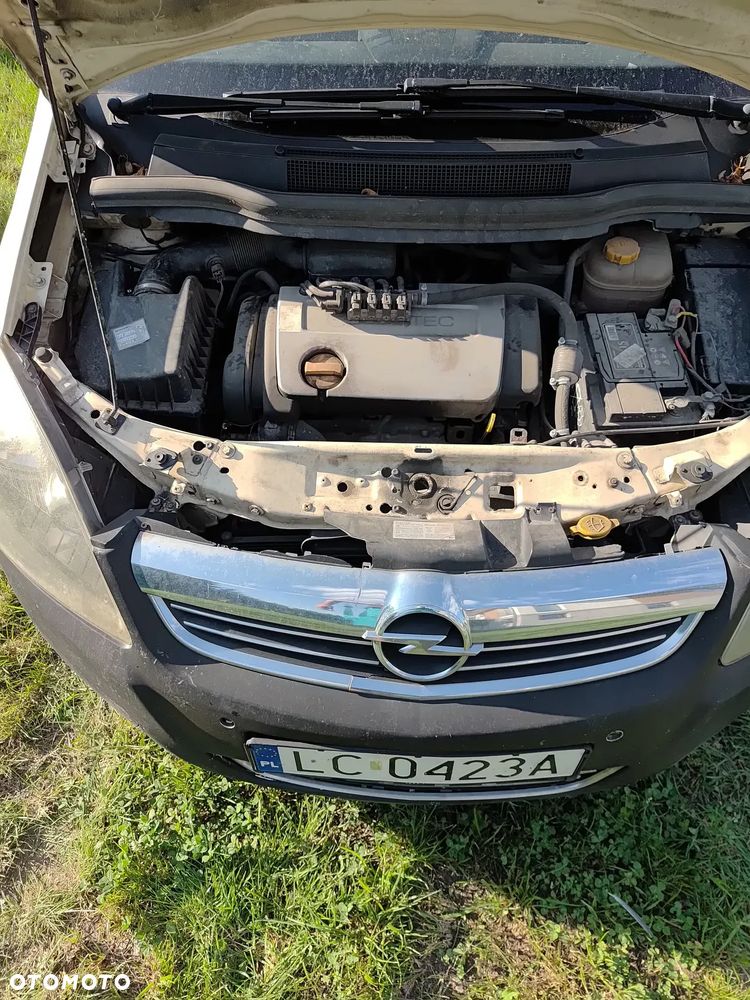 Opel Zafira - 14