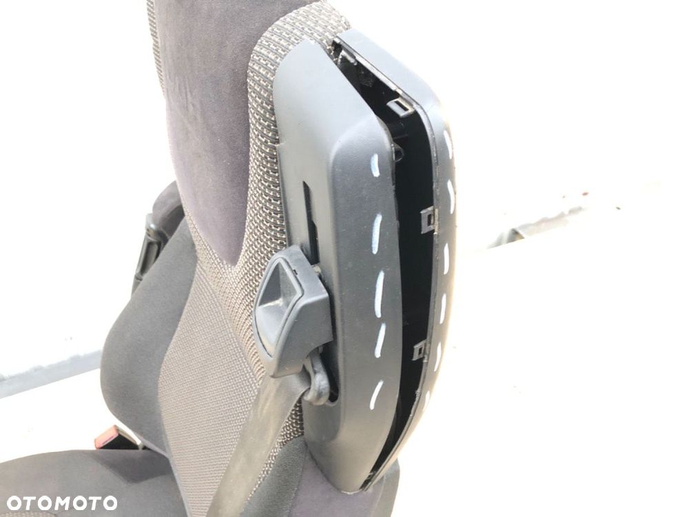 FOTEL LEWY PRZÓD  DAF XF 2012 - 2022 FT 460 - 5