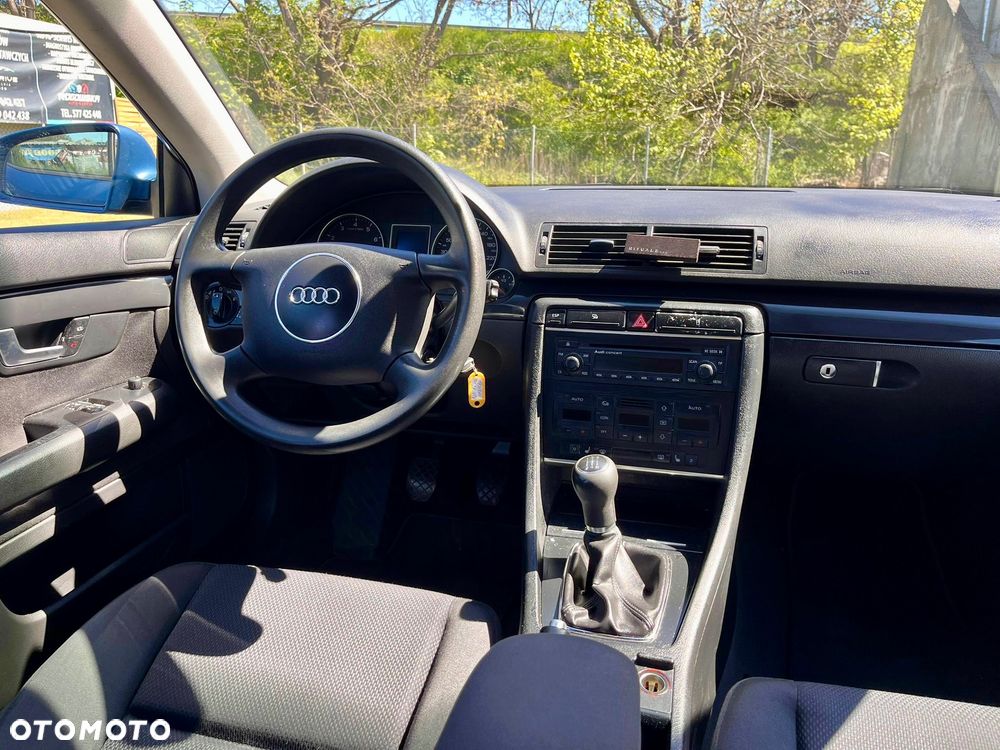 Audi A4 Limousine - 14