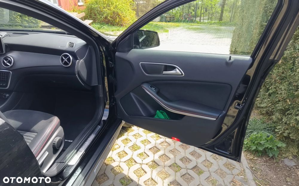Mercedes-Benz GLA 250 4Matic 7G-DCT AMG Line - 21