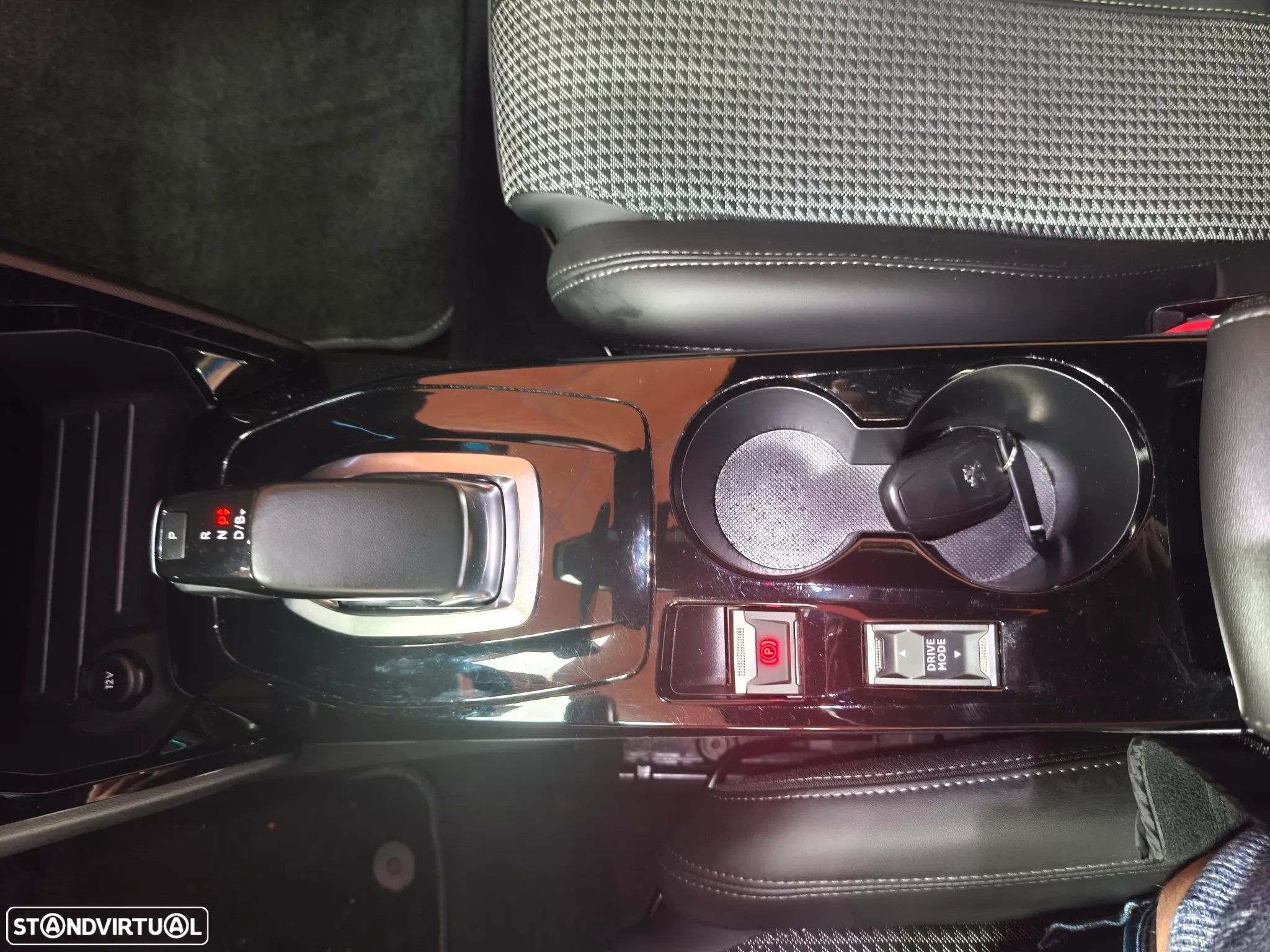 Peugeot e-208 50 kWh GT - 28