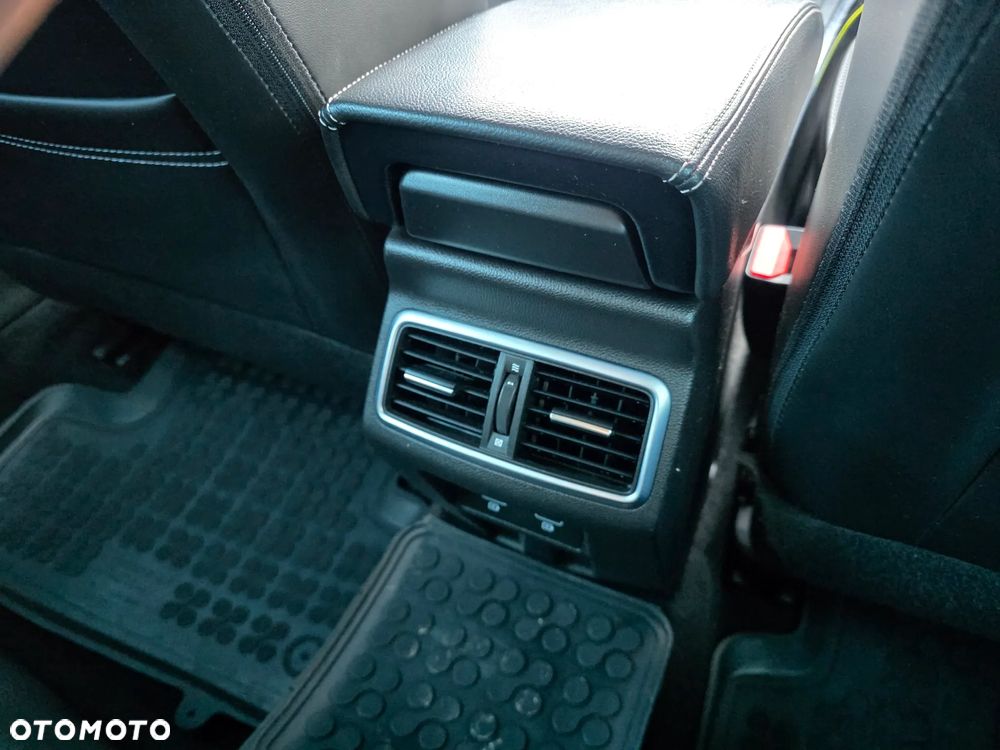 Renault Megane 1.3 TCe FAP Techno EDC - 17
