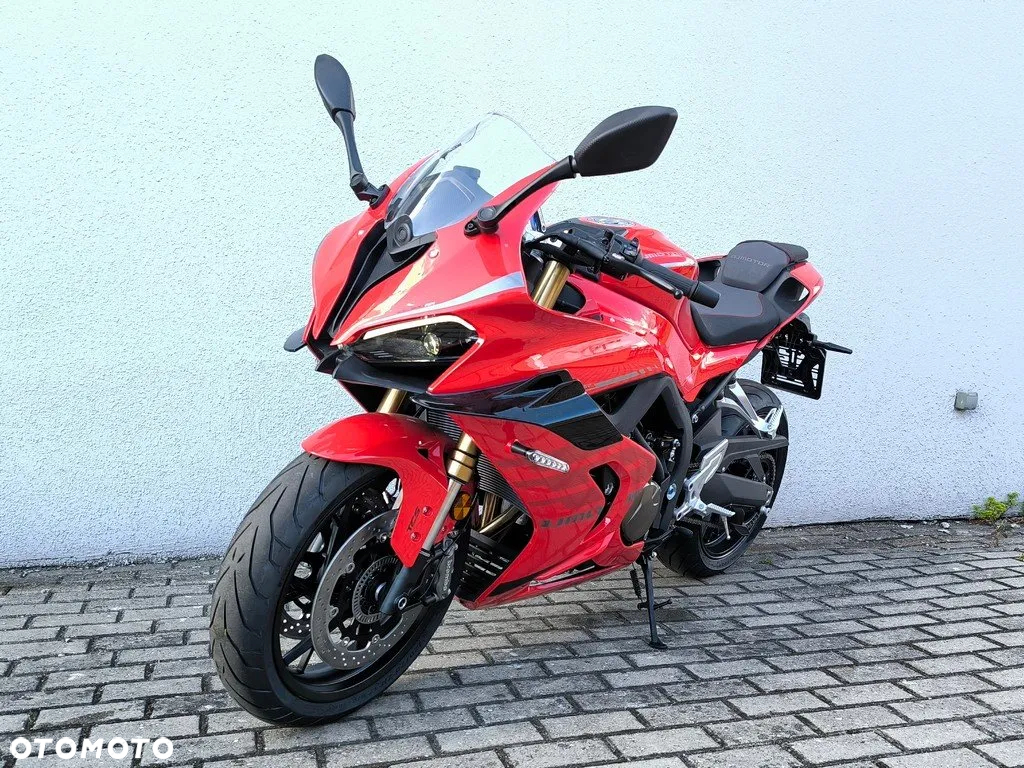 QJMOTOR SRK 800RR - 7