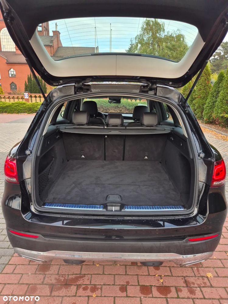 Mercedes-Benz GLC 300 d 4-Matic - 11