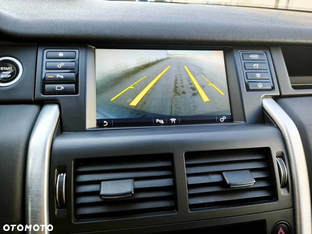 Land Rover Discovery Sport - 12
