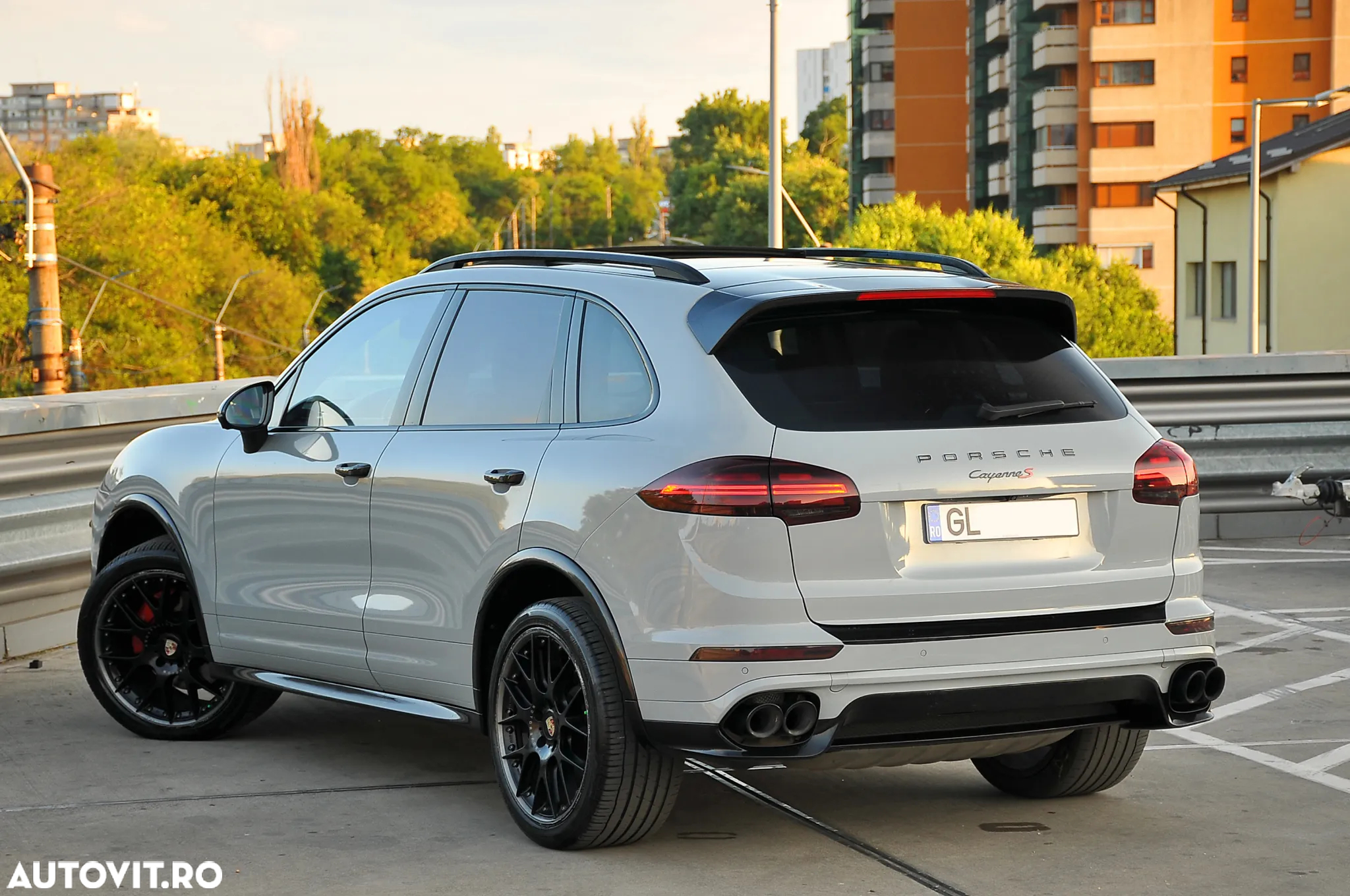 Porsche Cayenne S Diesel Platinum Edition - 2
