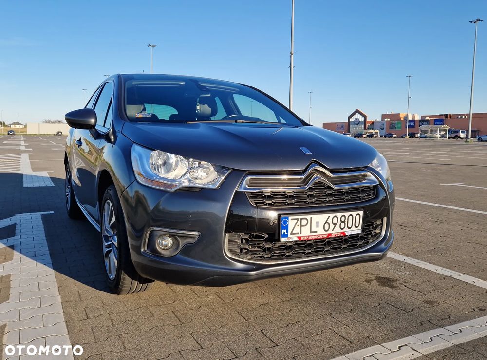 Citroën DS4 e-HDi 115 ETG6 SoChic - 1