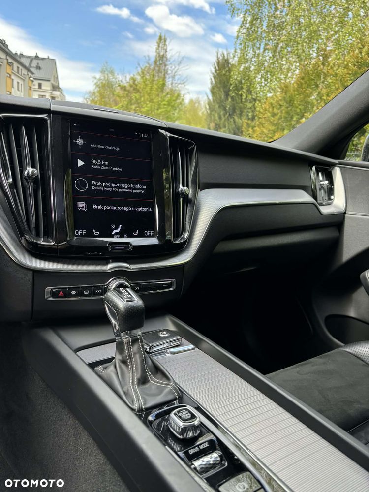 Volvo XC 60 T5 GPF R-Design - 34
