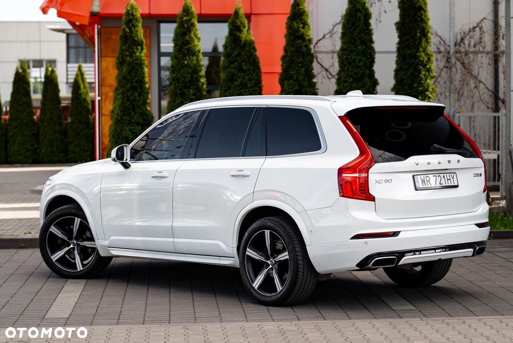 Volvo XC 90 - 9