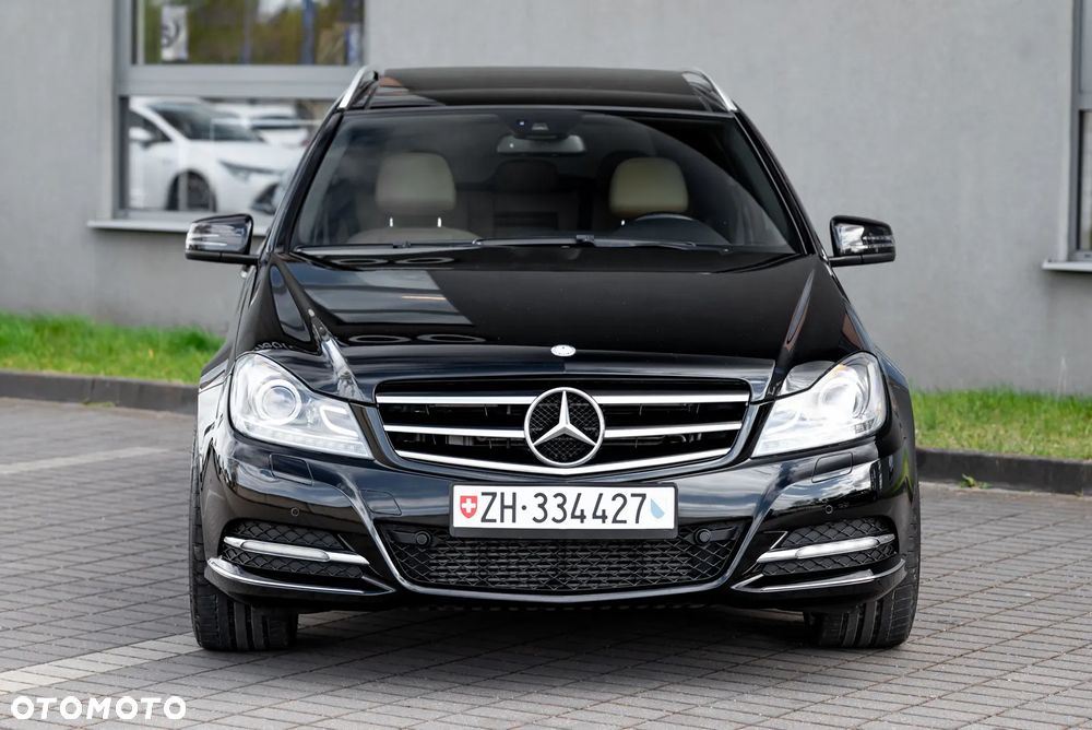 Mercedes-Benz Klasa C 250 CDI DPF Automatik BlueEFFICIENCY Special Edition - 4