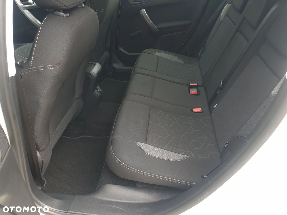 Peugeot 2008 - 10