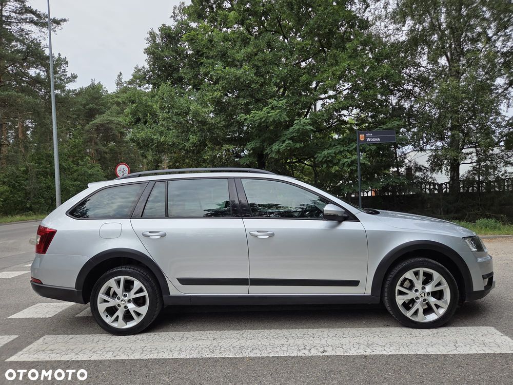 Skoda Octavia Scout 2.0 TDI 4x4 DSG - 4