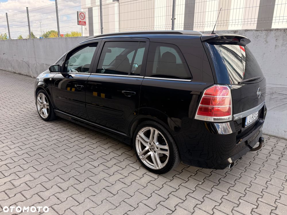 Opel Zafira 2.0 T OPC - 9