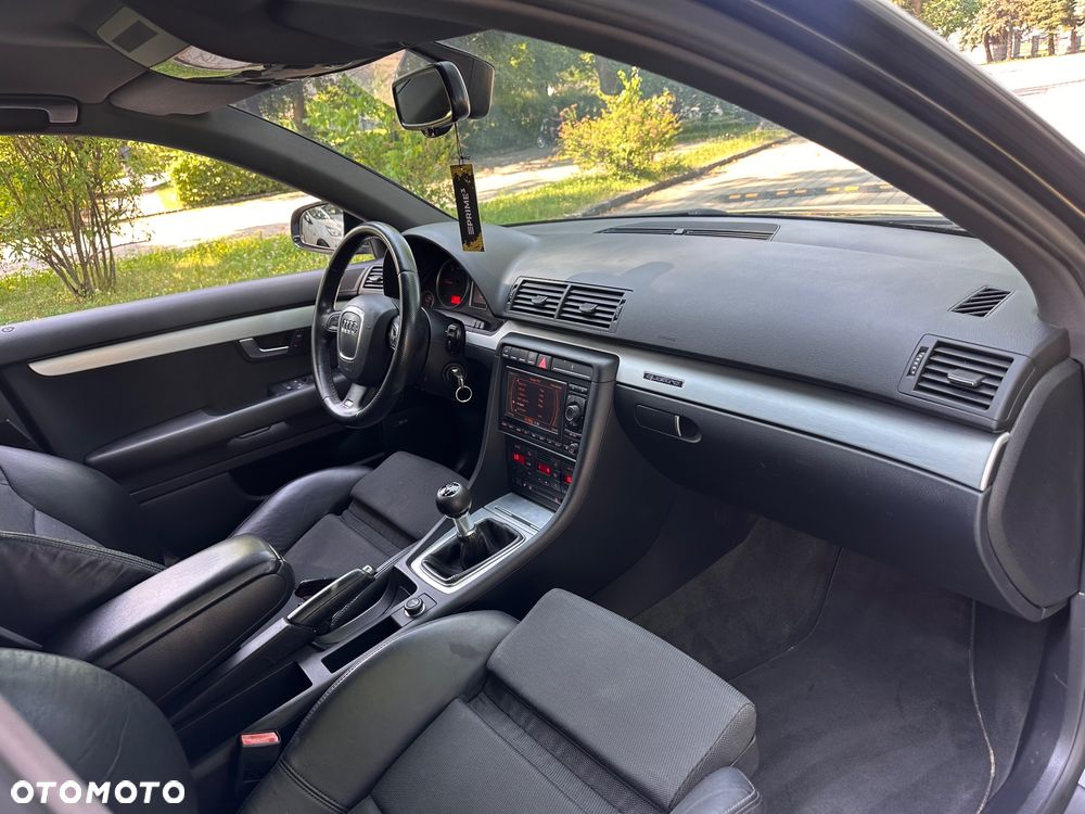Audi A4 Avant - 25