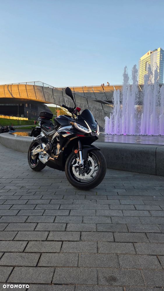 Aprilia Tuono - 1