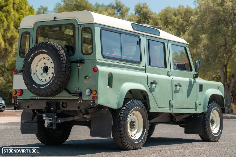 Land Rover Defender - 2