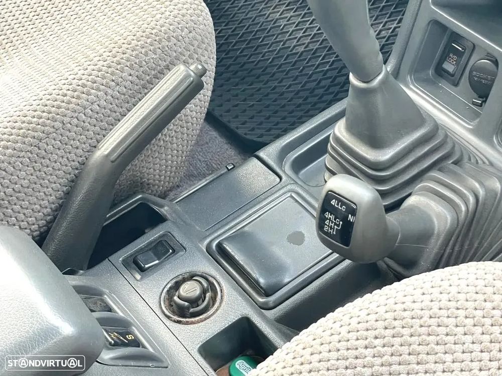 Mitsubishi Pajero 2.5 TDi GLS - 21
