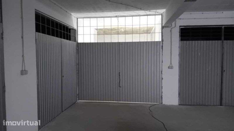 garagem fechada no centro da cidade do Entroncamento - Grande imagem: 2/4