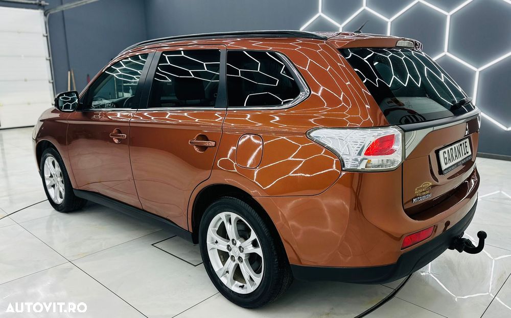 Mitsubishi Outlander 2.2 DI-D 4WD Automatik Diamant Edition - 4