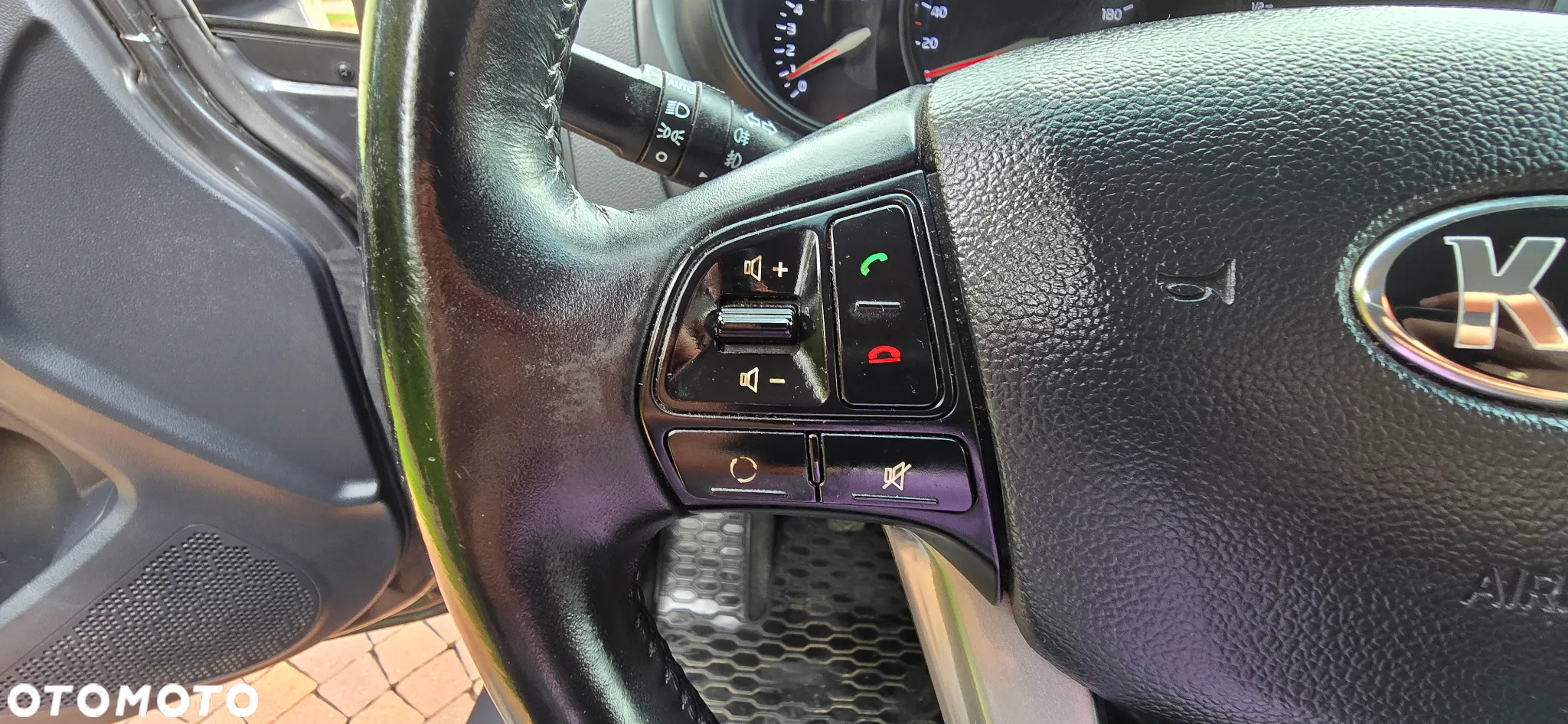 Kia Rio 1.4 XL Business Line - 25