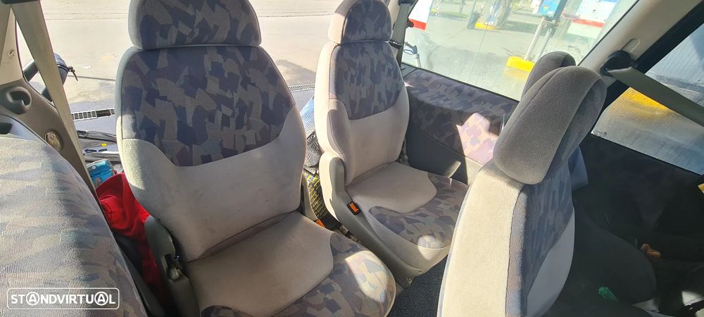 Ford Galaxy 1.9 TD - 4