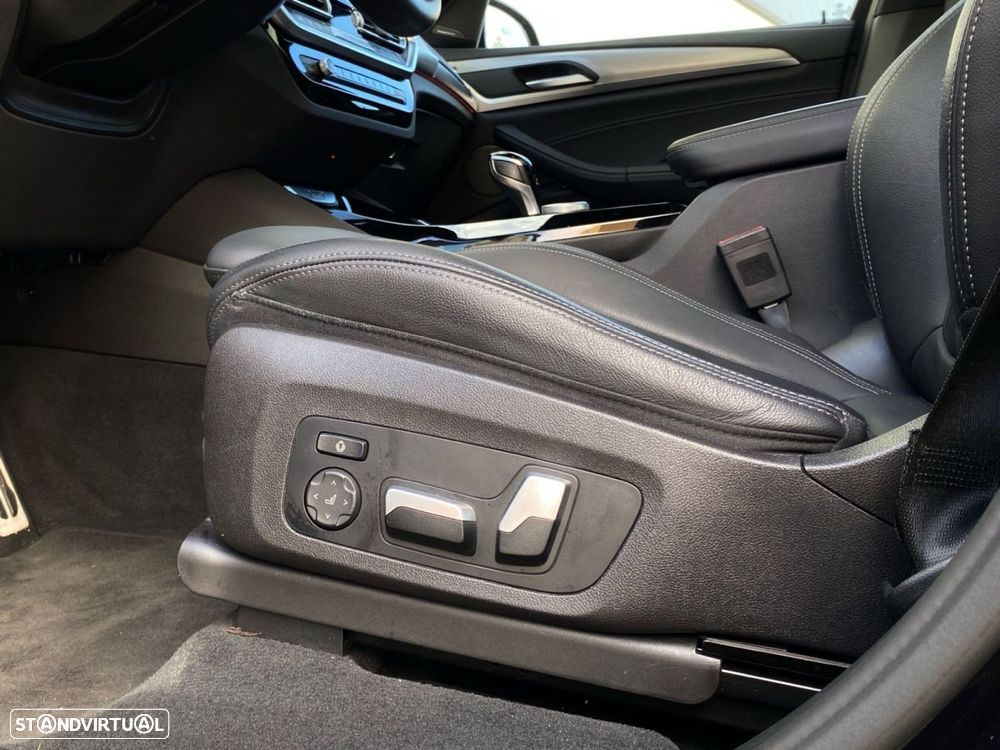 BMW X3 30 e xDrive Pack M 50 anos - 18